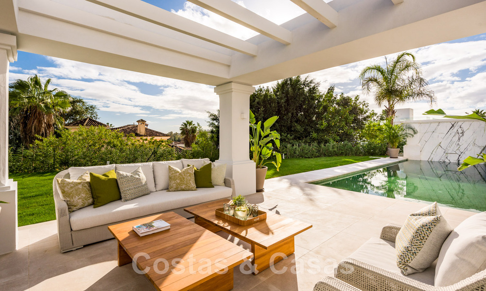 Villa de diseño en venta rodeada de campos de golf en el valle de Nueva Andalucía, Marbella 48767