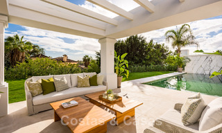 Villa de diseño en venta rodeada de campos de golf en el valle de Nueva Andalucía, Marbella 48767 
