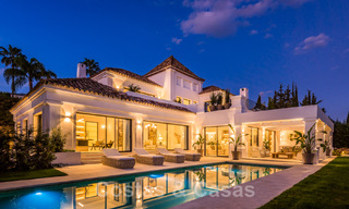 Villa de diseño en venta rodeada de campos de golf en el valle de Nueva Andalucía, Marbella 48772 