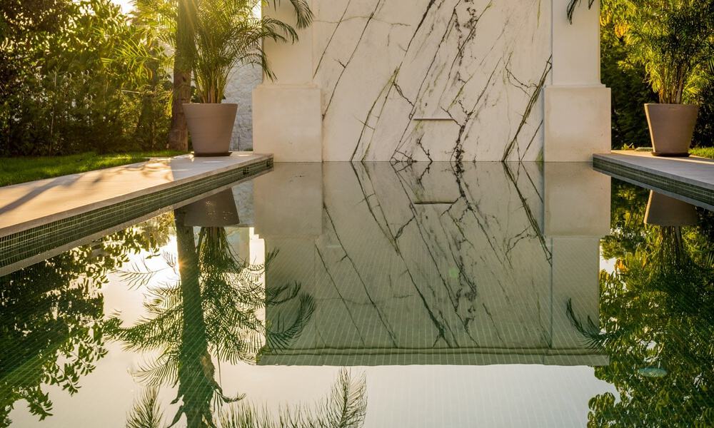Villa de diseño en venta rodeada de campos de golf en el valle de Nueva Andalucía, Marbella 48798