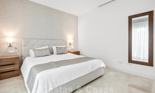 Se vende villa moderna, lista para entrar a vivir, con vistas al mar, en una urbanización de villas en la frontera de Mijas y Marbella 46103 
