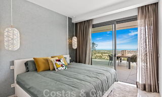 Apartamento contemporáneo de 3 dormitorios en venta con vistas al mar en las colinas de Benahavis - Marbella 46125 