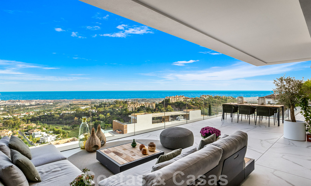 Apartamento contemporáneo de 3 dormitorios en venta con vistas al mar en las colinas de Benahavis - Marbella 46137