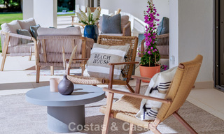 Tradicional villa de lujo en venta, en segunda línea de golf en una prestigiosa zona residencial en Nueva Andalucía, Marbella 775939 