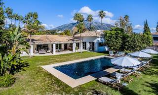Tradicional villa de lujo en venta, en segunda línea de golf en una prestigiosa zona residencial en Nueva Andalucía, Marbella 775953 