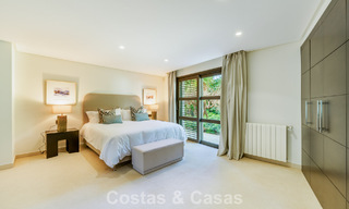 Tradicional villa de lujo en venta, en segunda línea de golf en una prestigiosa zona residencial en Nueva Andalucía, Marbella 775962 