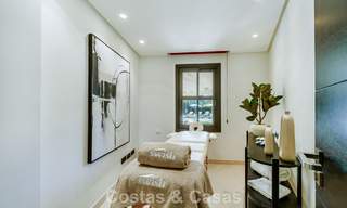 Tradicional villa de lujo en venta, en segunda línea de golf en una prestigiosa zona residencial en Nueva Andalucía, Marbella 775967 