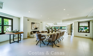 Tradicional villa de lujo en venta, en segunda línea de golf en una prestigiosa zona residencial en Nueva Andalucía, Marbella 775982 