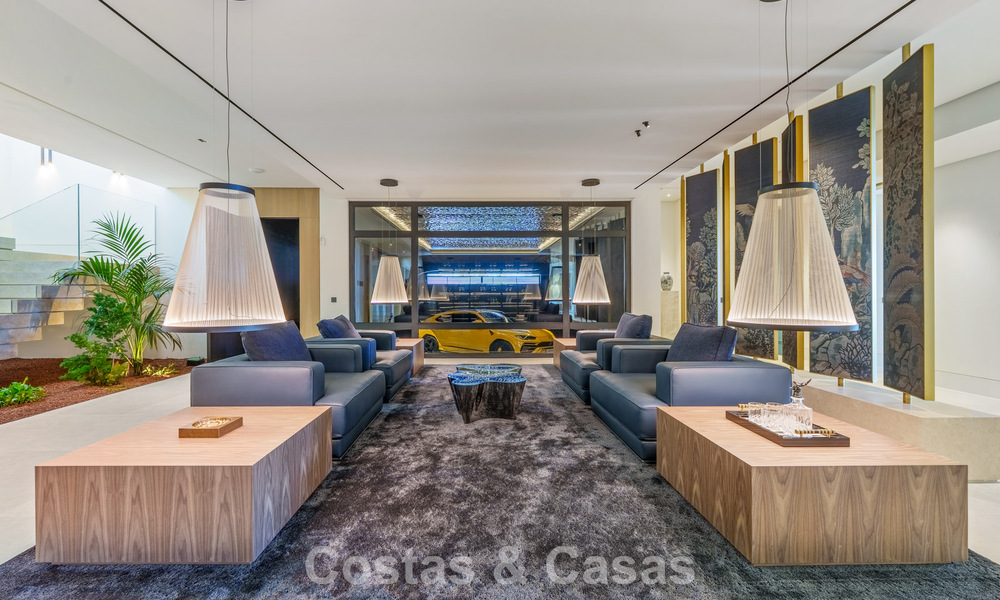 Majestuosa y contemporánea villa de nueva construcción en venta con sublimes vistas al mar en las colinas de La Quinta en Benahavis - Marbella 786668