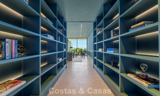 Majestuosa y contemporánea villa de nueva construcción en venta con sublimes vistas al mar en las colinas de La Quinta en Benahavis - Marbella 786681 