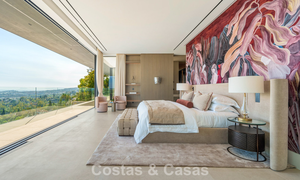 Majestuosa y contemporánea villa de nueva construcción en venta con sublimes vistas al mar en las colinas de La Quinta en Benahavis - Marbella 786689