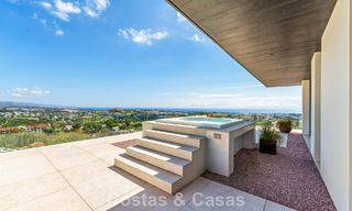 Majestuosa y contemporánea villa de nueva construcción en venta con sublimes vistas al mar en las colinas de La Quinta en Benahavis - Marbella 786693 