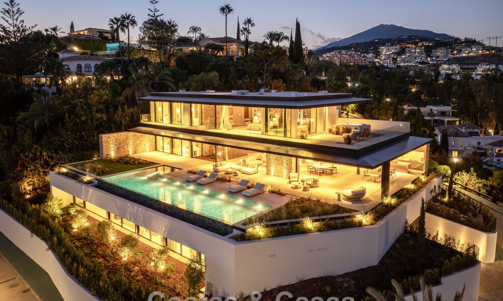 Majestuosa y contemporánea villa de nueva construcción en venta con sublimes vistas al mar en las colinas de La Quinta en Benahavis - Marbella 786710