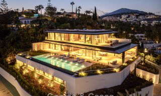 Majestuosa y contemporánea villa de nueva construcción en venta con sublimes vistas al mar en las colinas de La Quinta en Benahavis - Marbella 786710