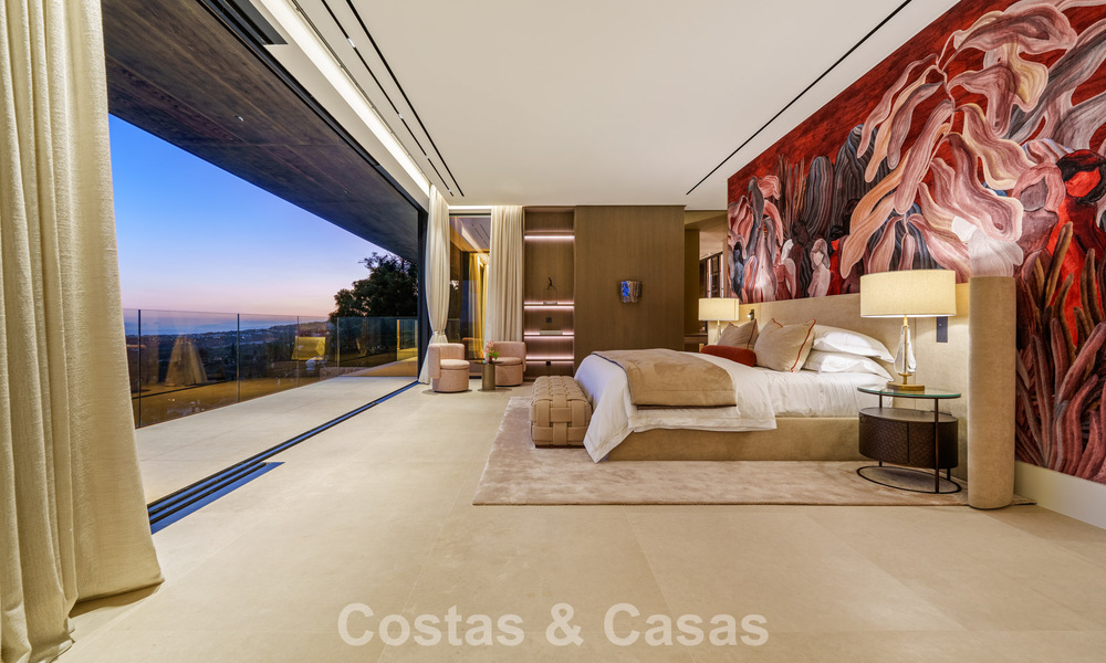 Majestuosa y contemporánea villa de nueva construcción en venta con sublimes vistas al mar en las colinas de La Quinta en Benahavis - Marbella 786714