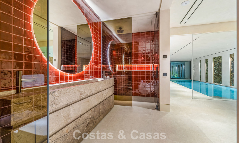 Majestuosa y contemporánea villa de nueva construcción en venta con sublimes vistas al mar en las colinas de La Quinta en Benahavis - Marbella 786721