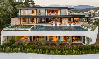 Majestuosa y contemporánea villa de nueva construcción en venta con sublimes vistas al mar en las colinas de La Quinta en Benahavis - Marbella 786722 