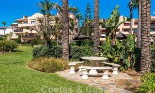 Amplio apartamento reformado en venta en un complejo de playa con vistas panorámicas al mar, en la Nueva Milla de Oro entre Marbella y Estepona 46538 