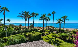 Amplio apartamento reformado en venta en un complejo de playa con vistas panorámicas al mar, en la Nueva Milla de Oro entre Marbella y Estepona 46561 