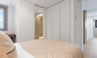Amplio apartamento reformado en venta en un complejo de playa con vistas panorámicas al mar, en la Nueva Milla de Oro entre Marbella y Estepona 54912 