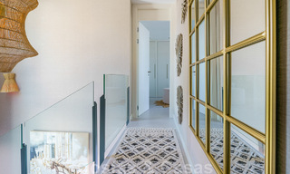 Se vende villa lista para entrar a vivir con arquitectura contemporánea en una comunidad de villas segura en la frontera de Mijas y Marbella 46379 