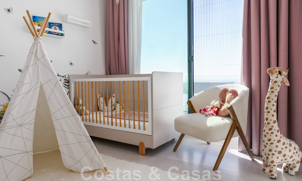 Se vende villa lista para entrar a vivir con arquitectura contemporánea en una comunidad de villas segura en la frontera de Mijas y Marbella 46385