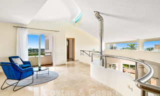 Amplia villa de auténtico estilo arquitectónico mediterráneo en venta con vistas al mar en un resort de golf de cinco estrellas en Benahavís - Marbella 46641 