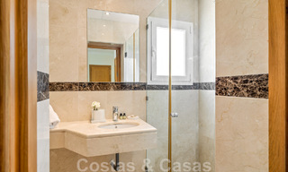 Amplia villa de auténtico estilo arquitectónico mediterráneo en venta con vistas al mar en un resort de golf de cinco estrellas en Benahavís - Marbella 46658 