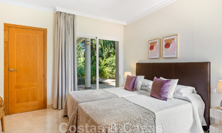 Amplia villa de auténtico estilo arquitectónico mediterráneo en venta con vistas al mar en un resort de golf de cinco estrellas en Benahavís - Marbella 46659 