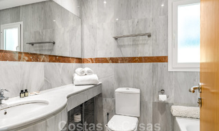 Amplia villa de auténtico estilo arquitectónico mediterráneo en venta con vistas al mar en un resort de golf de cinco estrellas en Benahavís - Marbella 46660 