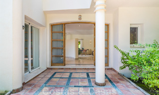 Amplia villa de auténtico estilo arquitectónico mediterráneo en venta con vistas al mar en un resort de golf de cinco estrellas en Benahavís - Marbella 46667 
