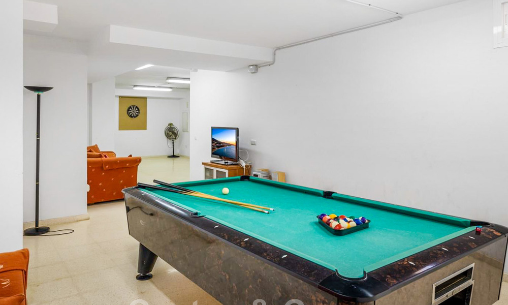 Amplia villa de auténtico estilo arquitectónico mediterráneo en venta con vistas al mar en un resort de golf de cinco estrellas en Benahavís - Marbella 46675