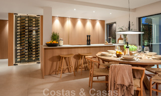 Villa de lujo de diseño, lista para entrar a vivir, a poca distancia de los servicios en el valle del golf de Nueva Andalucía, Marbella 46678 