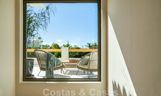Villa de lujo de diseño, lista para entrar a vivir, a poca distancia de los servicios en el valle del golf de Nueva Andalucía, Marbella 46682 