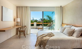 Villa de lujo de diseño, lista para entrar a vivir, a poca distancia de los servicios en el valle del golf de Nueva Andalucía, Marbella 46685 