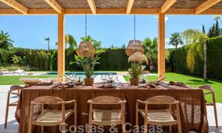 Villa de lujo de diseño, lista para entrar a vivir, a poca distancia de los servicios en el valle del golf de Nueva Andalucía, Marbella 46694 