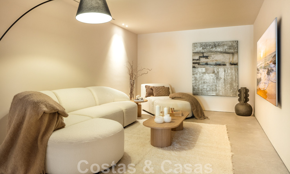 Villa de lujo de diseño, lista para entrar a vivir, a poca distancia de los servicios en el valle del golf de Nueva Andalucía, Marbella 46698