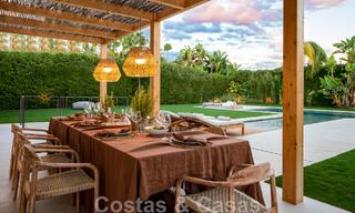 Villa de lujo de diseño, lista para entrar a vivir, a poca distancia de los servicios en el valle del golf de Nueva Andalucía, Marbella 46700 