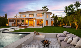 Villa de lujo de diseño, lista para entrar a vivir, a poca distancia de los servicios en el valle del golf de Nueva Andalucía, Marbella 46702 