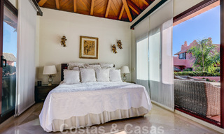 Ático de lujo en venta en un complejo residencial de cinco estrellas en primera línea de playa con impresionantes vistas al mar, en la Nueva Milla de Oro entre Marbella y Estepona 46586 