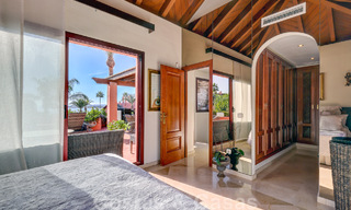 Ático de lujo en venta en un complejo residencial de cinco estrellas en primera línea de playa con impresionantes vistas al mar, en la Nueva Milla de Oro entre Marbella y Estepona 46590 