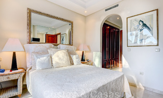 Ático de lujo en venta en un complejo residencial de cinco estrellas en primera línea de playa con impresionantes vistas al mar, en la Nueva Milla de Oro entre Marbella y Estepona 46596 