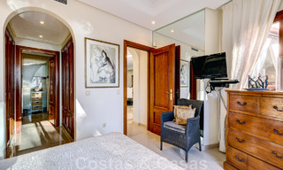 Ático de lujo en venta en un complejo residencial de cinco estrellas en primera línea de playa con impresionantes vistas al mar, en la Nueva Milla de Oro entre Marbella y Estepona 46598 