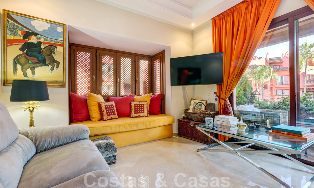 Ático de lujo en venta en un complejo residencial de cinco estrellas en primera línea de playa con impresionantes vistas al mar, en la Nueva Milla de Oro entre Marbella y Estepona 46618