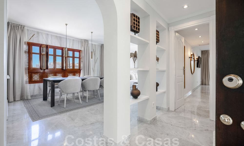 Impresionante ático de 4 dormitorios en venta en Puente Romano, en la Milla de Oro de Marbella 47719