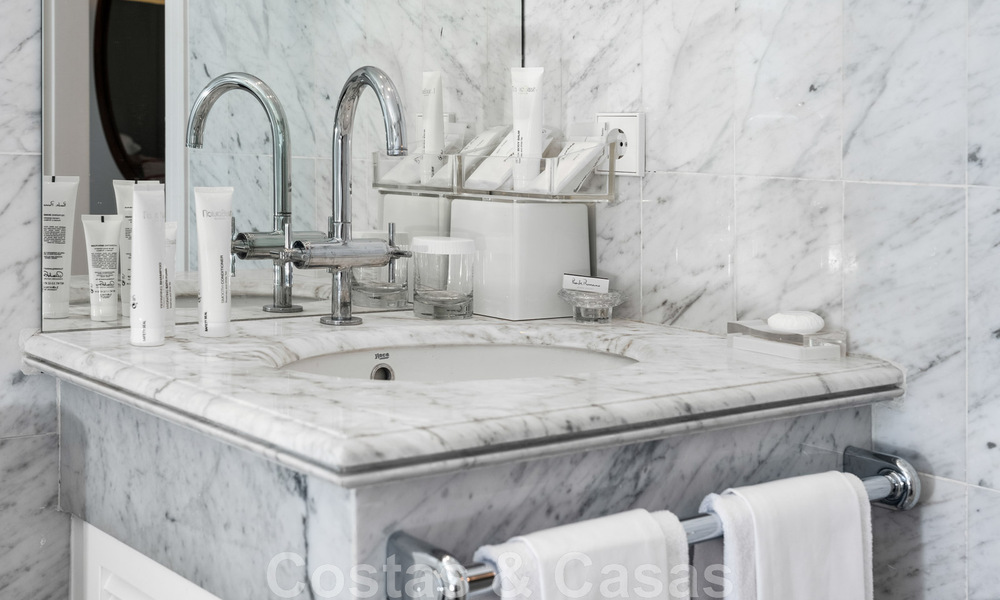 Impresionante ático de 4 dormitorios en venta en Puente Romano, en la Milla de Oro de Marbella 47733