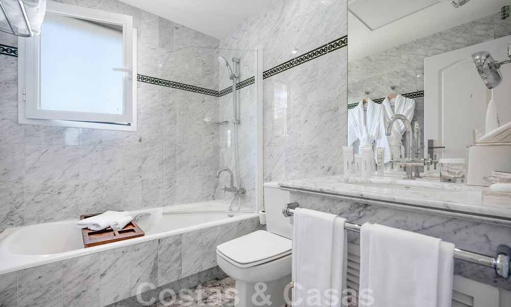 Impresionante ático de 4 dormitorios en venta en Puente Romano, en la Milla de Oro de Marbella 47734