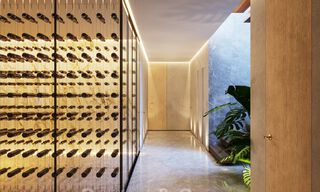 Nueva villa de diseño en venta con arquitectura moderna e impresionantes vistas al mar en la codiciada Milla de Oro de Marbella 47095 