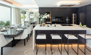 Ático contemporáneo reformado en venta con vistas al mar en Puente Romano, en el corazón de la Milla de Oro, Marbella 46872 