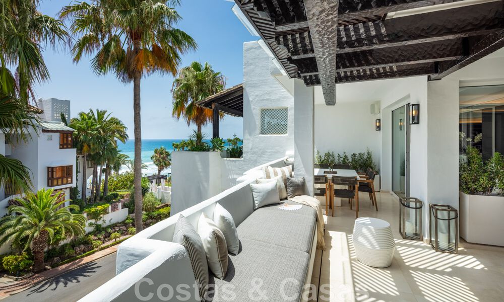 Ático contemporáneo reformado en venta con vistas al mar en Puente Romano, en el corazón de la Milla de Oro, Marbella 46873